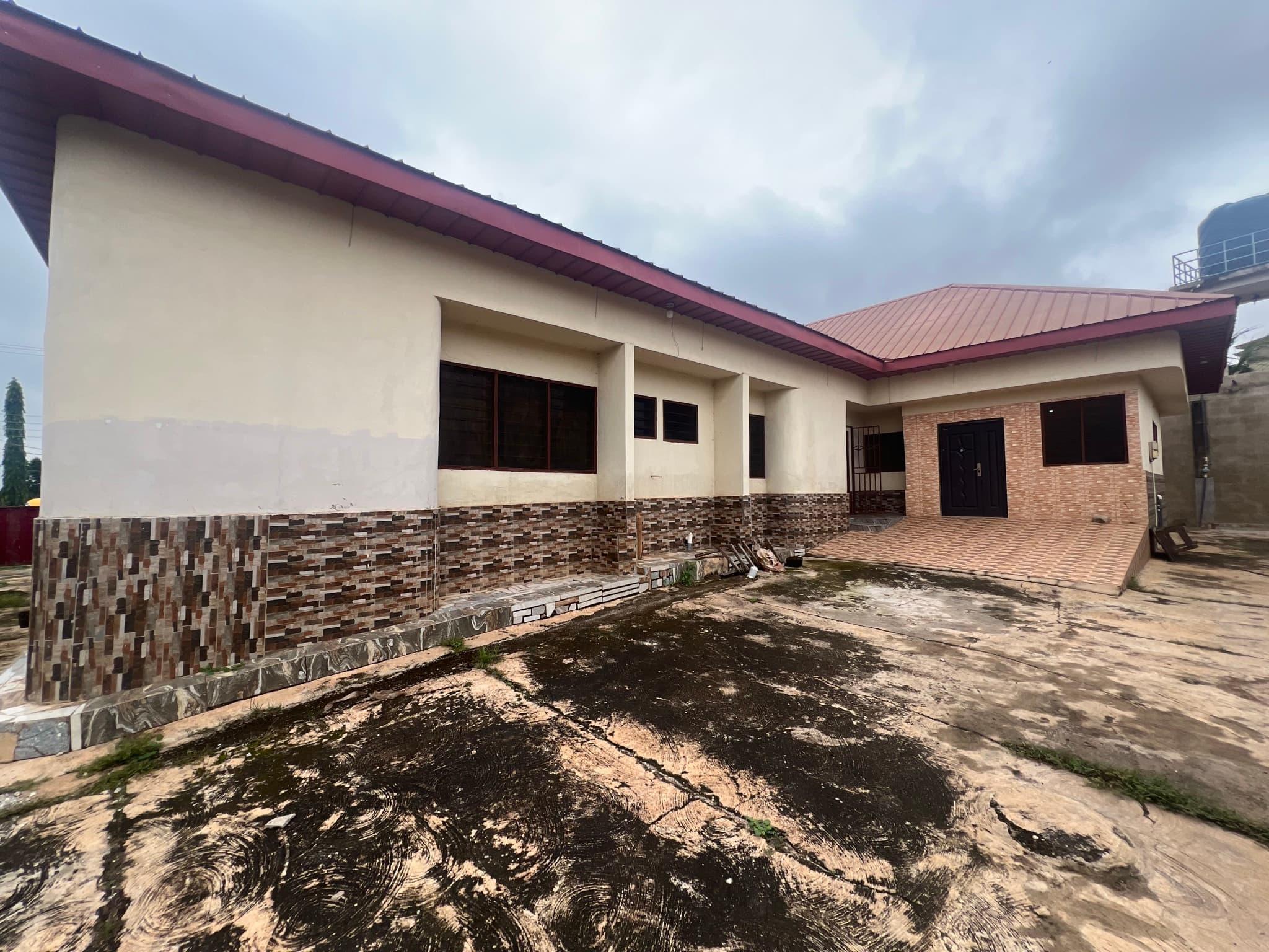 2 bedroom in Aboabo Mempasem